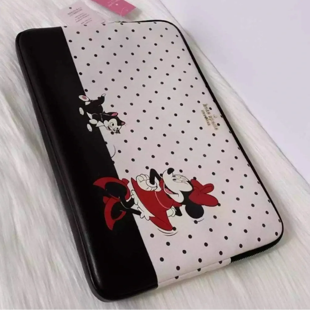 New Kate Spade Disney X Minnie Mouse Universal Laptop Sleeve Black White